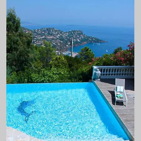 4 Bed 4 Bath Villa W Sea Views & Infinity Pool Villa Saint-Raphaël