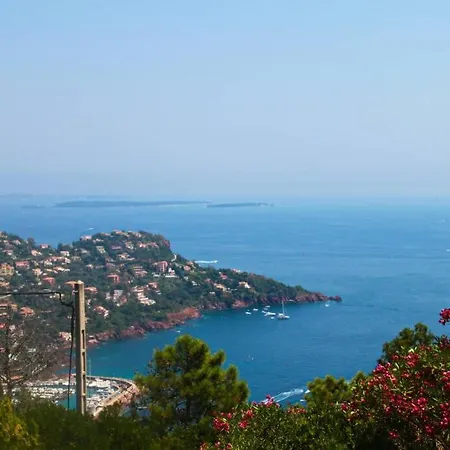 4 Bed 4 Bath Villa W Sea Views & Infinity Pool *