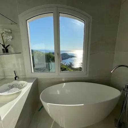 4 Bed 4 Bath Villa W Sea Views & Infinity Pool Villa *