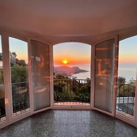 4 Bed 4 Bath Villa W Sea Views & Infinity Pool Villa Saint-Raphaël
