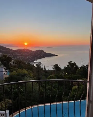 4 Bed 4 Bath Villa W Sea Views & Infinity Pool Villa